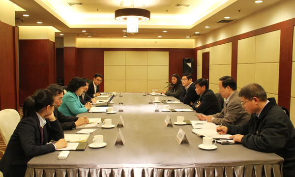 华润医药集团客人到冰球突破-冰球突破豪华版_mg冰球游戏制药参观