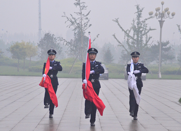 冰球突破-冰球突破豪华版_mg冰球游戏制药举行升旗仪式 庆祝祖国64岁华诞<br />