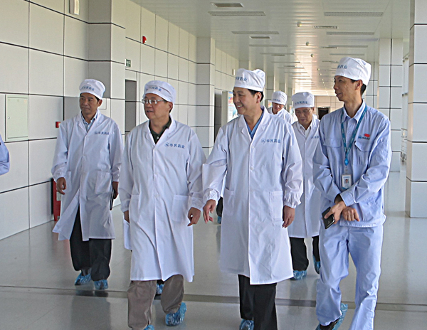 中国政研会领导来mg冰球突破调研