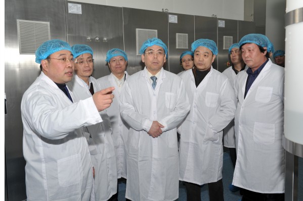 国家卫生部副部长刘谦一行到mg冰球突破指导工作