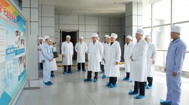 云南省人大考察组到冰球突破-冰球突破豪华版_mg冰球游戏制药调研